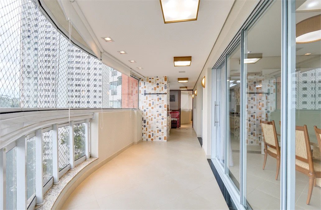 Apartamento à venda com 3 suítes em Jardim Marajoara, São Paulo, SP