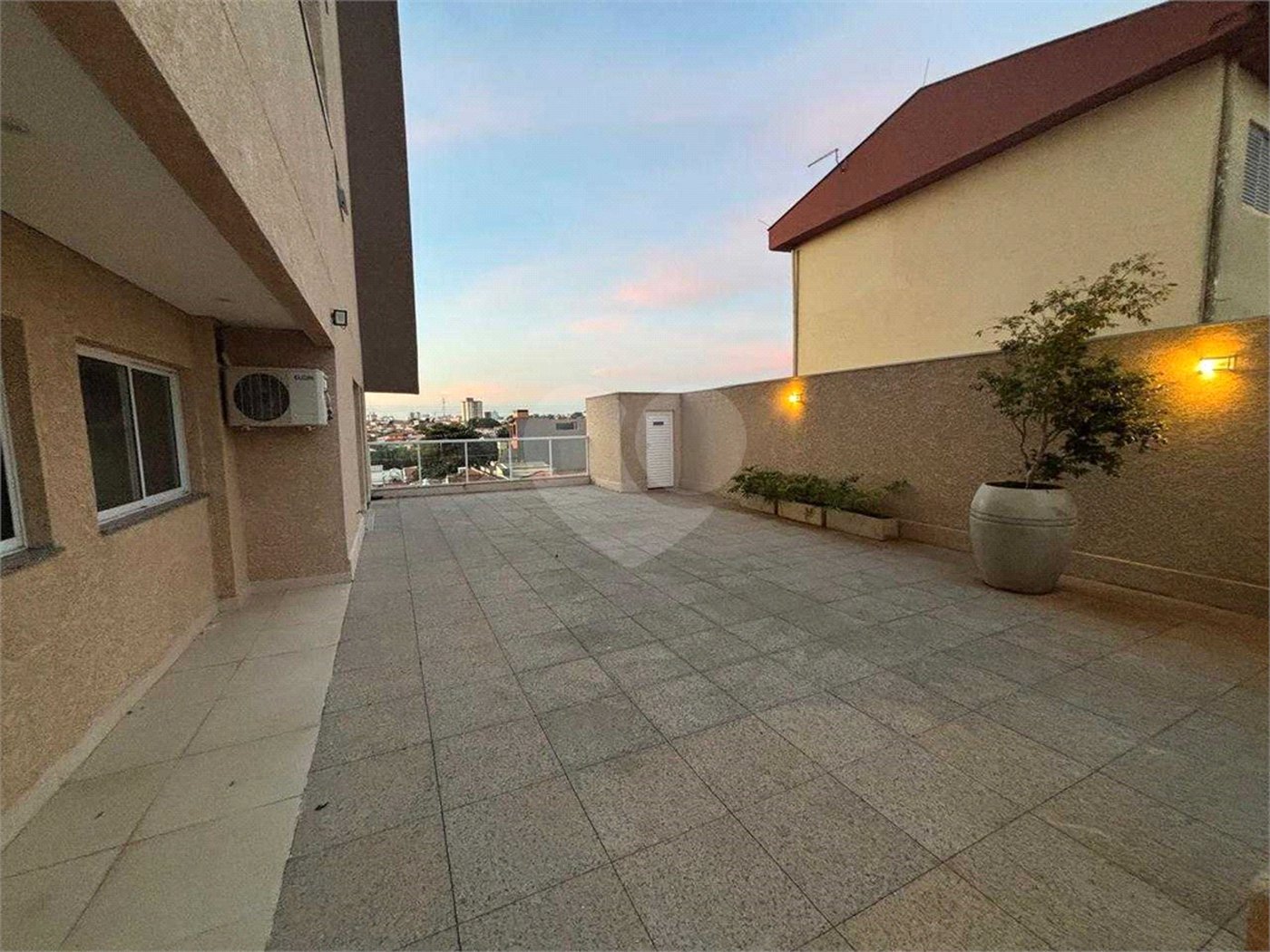 Apartamento à venda com 2 quartos, sendo 1 suíte,  em Vila Hortência, Sorocaba, SP