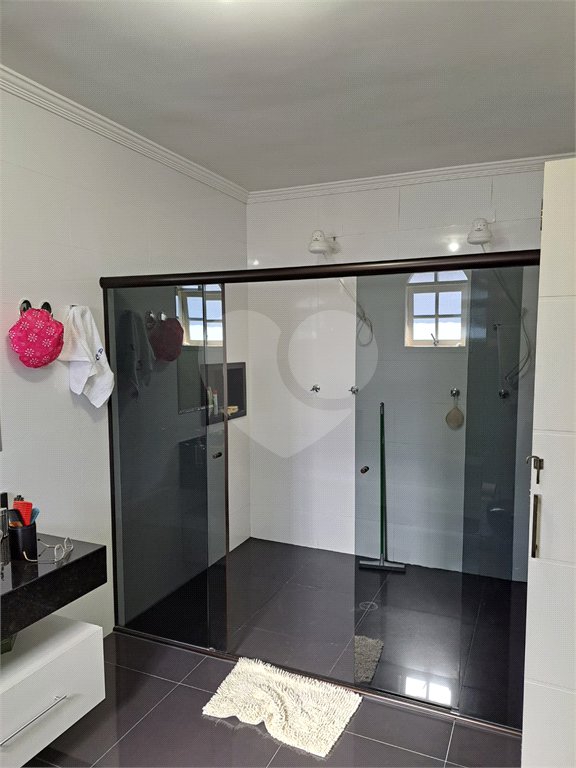 Sobrado à venda com 4 quartos, sendo 2 suítes, em Jaraguá, São Paulo, SP