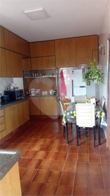 Casa à venda ou para alugar com 7 quartos, sendo 1 suíte,  em Vila Mogilar, Mogi das Cruzes, SP