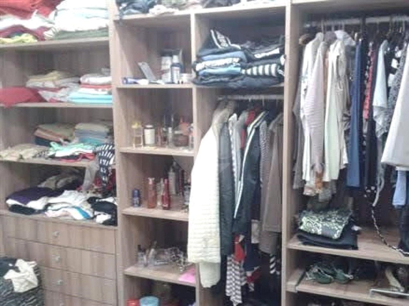 Casa à venda com 4 quartos, sendo 1 suíte, em Wanel Ville, Sorocaba, SP
