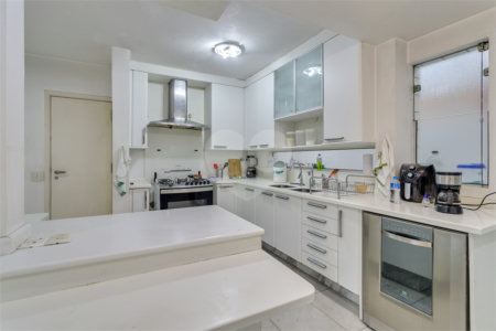Casa à venda com 4 quartos, sendo 2 suítes, em Chácara Monte Alegre, São Paulo, SP