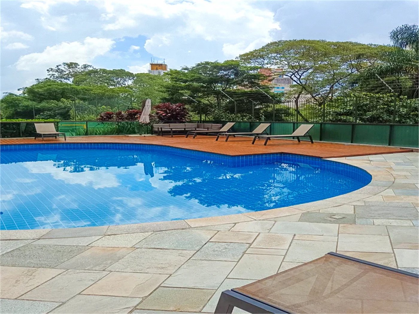 Apartamento à venda com 4 suítes em Vila Suzana, São Paulo, SP