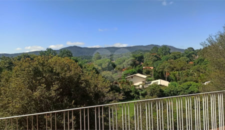 Casa à venda com 4 quartos, sendo 1 suíte, em Vila Santista, Atibaia, SP