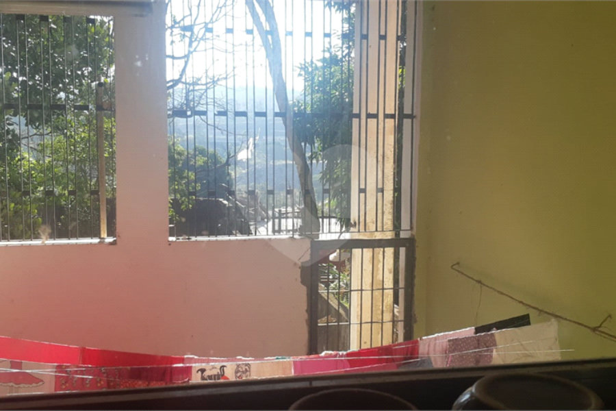 Sobrado à venda com 5 quartos, sendo 2 suítes, em Horto, São Paulo, SP