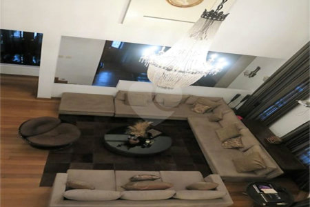 Casa em condomínio à venda com 4 quartos, sendo 3 suítes, em Jardim Vitória Régia, São Paulo, SP