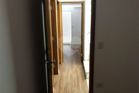 Casa à venda com 3 quartos, sendo 1 suíte, no condomínio Parque Vitória, São Paulo - SP
