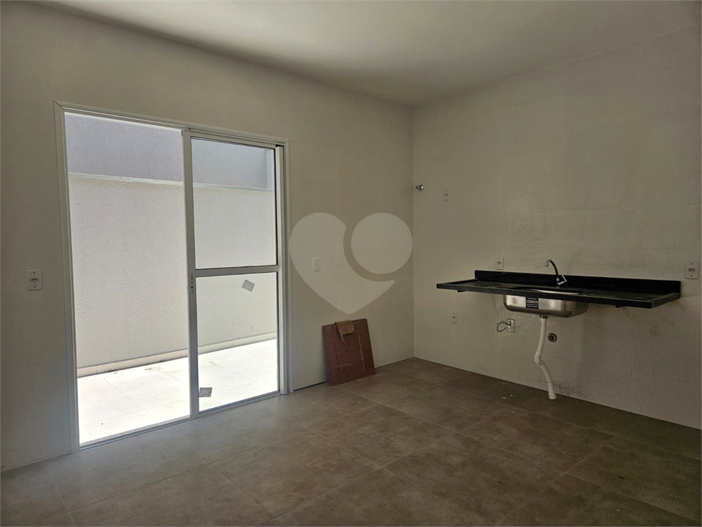 Casa à venda com 2 suítes em Jardim Pinheiros, São Paulo, SP