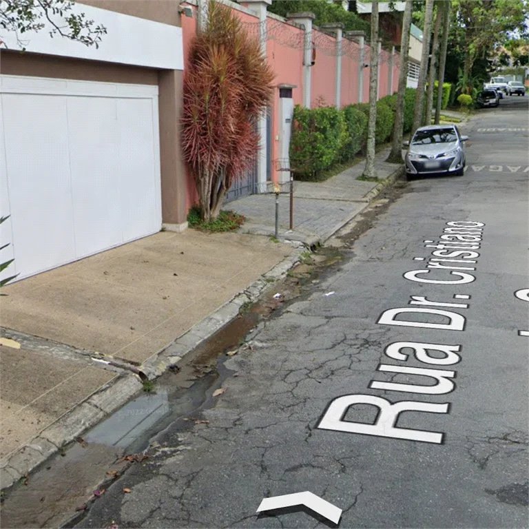 Terreno à venda no condomínio Jd Leonor, São Paulo - SP