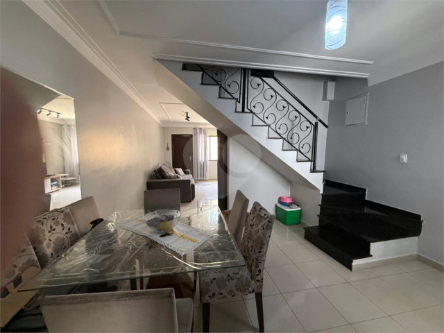 Casa à venda com 3 quartos, sendo 1 suíte,  no condomínio Felipe, São Paulo - SP