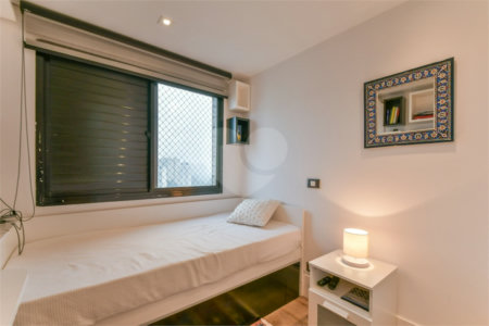 Apartamento à venda com 4 quartos, sendo 2 suítes, em Panamby, São Paulo, SP