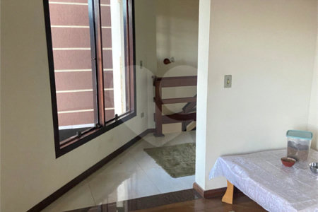 Sobrado à venda com 3 quartos, sendo 1 suíte,  em Vila Suissa, Mogi das Cruzes, SP
