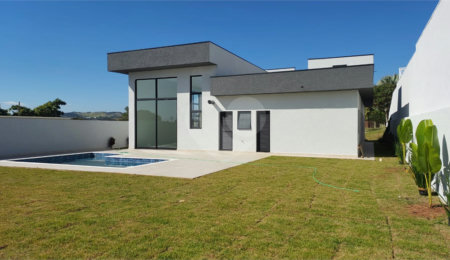 Casa à venda com 3 suítes no condomínio Shambala III, Atibaia - SP