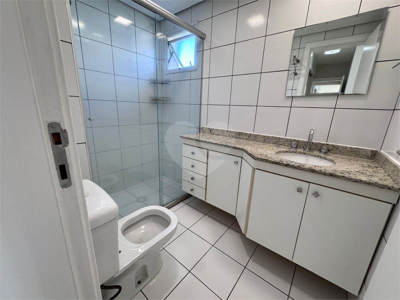 Apartamento para alugar com 3 quartos, sendo 1 suíte,  em Pinheiros, São Paulo, SP