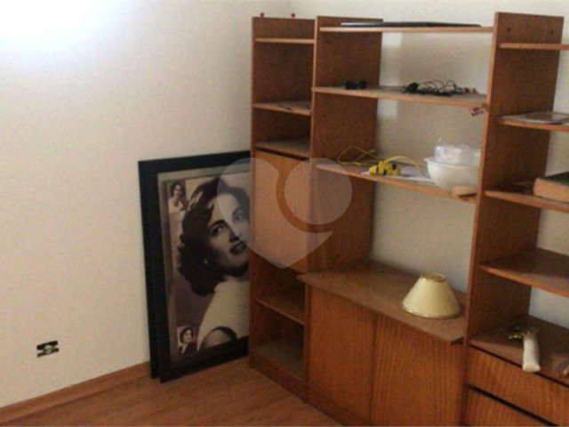 Sobrado à venda com 3 quartos em Horto, São Paulo, SP