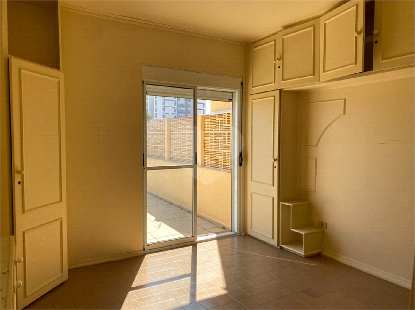 Sobrado à venda com 4 quartos, sendo 3 suítes, em Campo Grande, São Paulo, SP