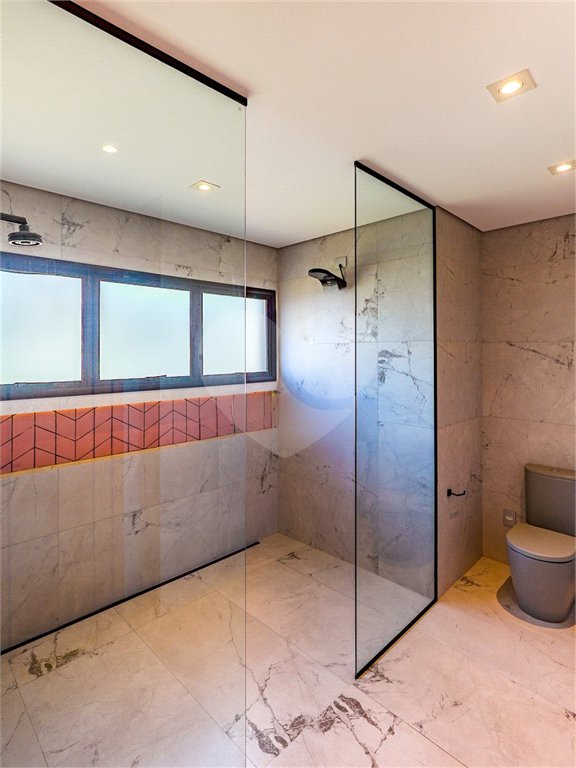 Casa à venda com 3 quartos, sendo 2 suítes, no condomínio Residencial Mont'alcino, Valinhos - SP
