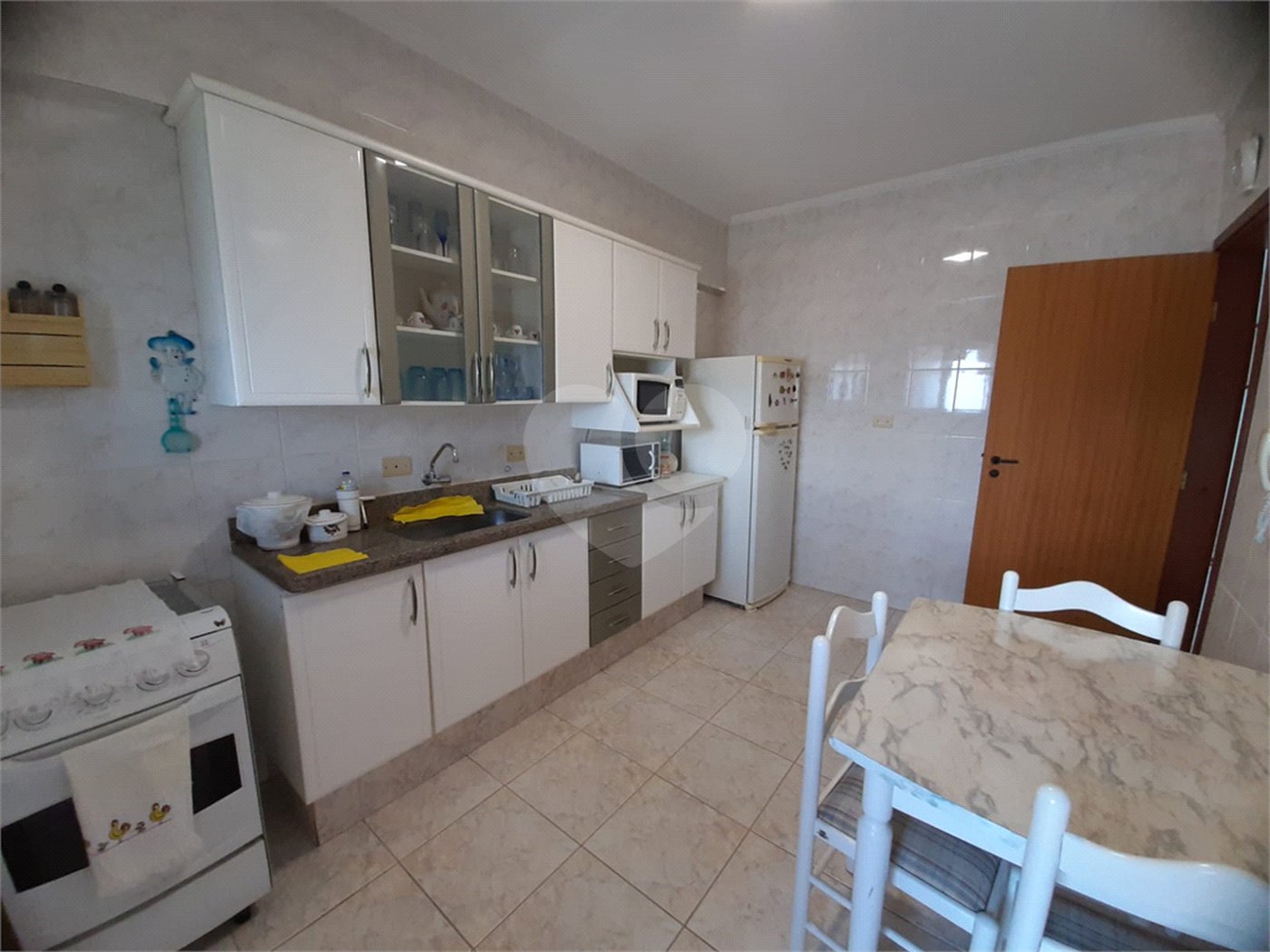 Apartamento à venda com 2 quartos, sendo 1 suíte, em Vera Cruz, Mongaguá, SP