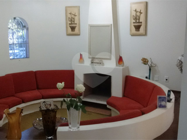 Casa à venda com 5 quartos, sendo 2 suítes,  em Horto Florestal, São Paulo, SP