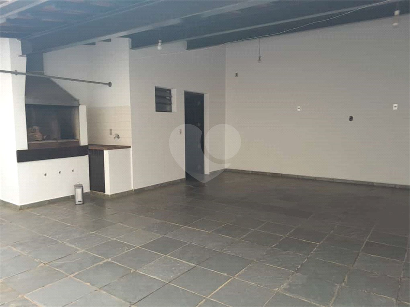 Linda casa para venda / Locação em bairro nobre