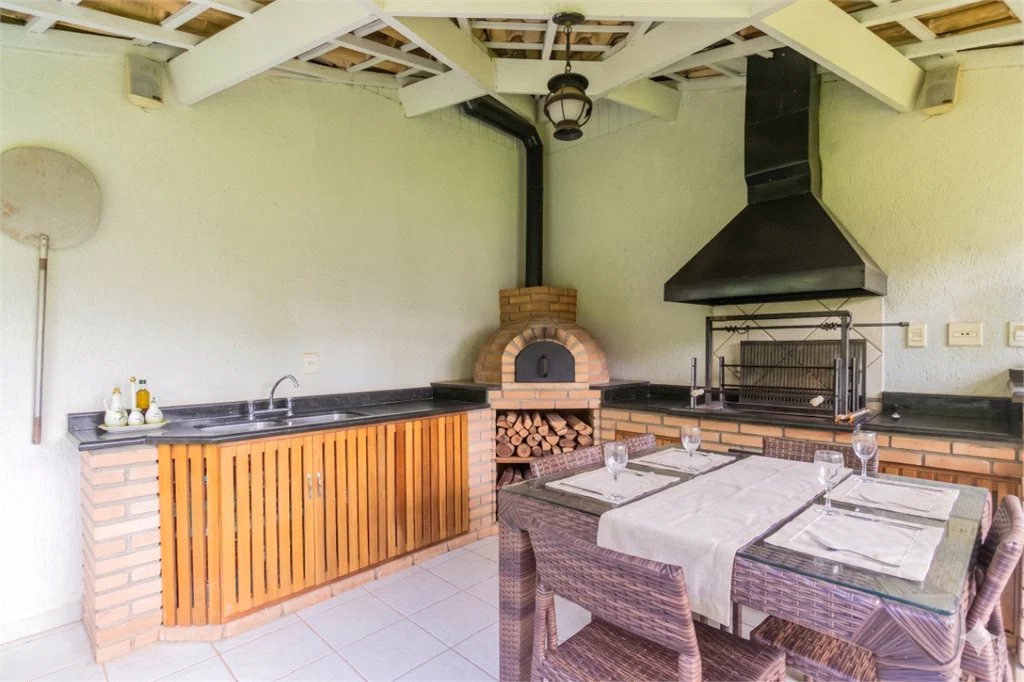 Casa à venda com 4 quartos, sendo 3 suítes, em Brooklin Paulista, São Paulo, SP