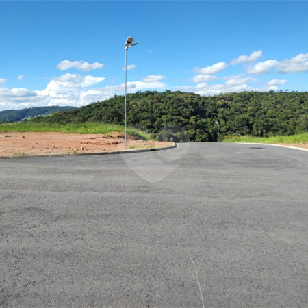 Terreno à venda no condomínio Portal Lamis, Bom Jesus dos Perdões - SP