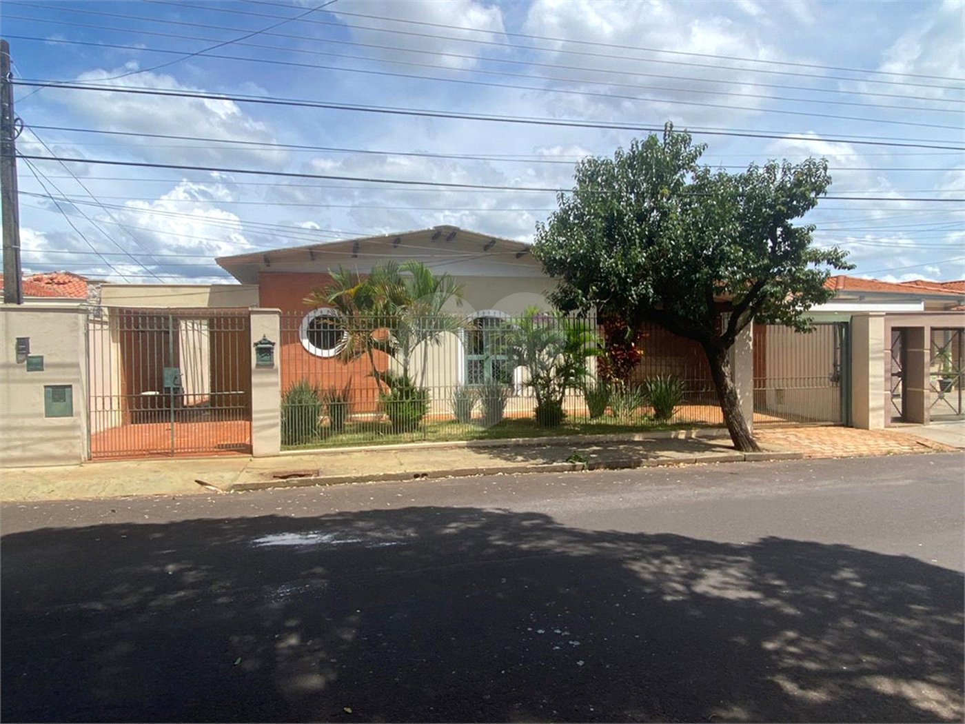 Casa à venda com 3 quartos em Jardim do Carmo, Araraquara, SP