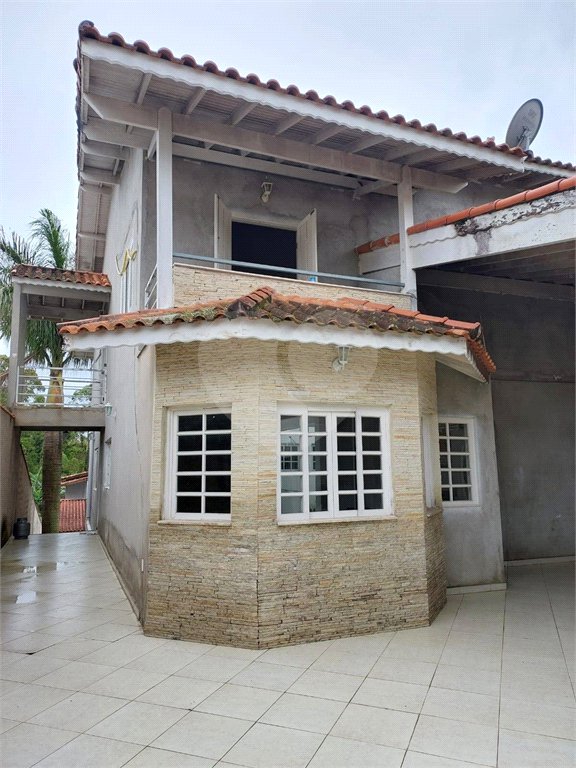 Sobrado à venda com 3 quartos, sendo 1 suíte, em Jardim Fonte Áurea, Poá, SP