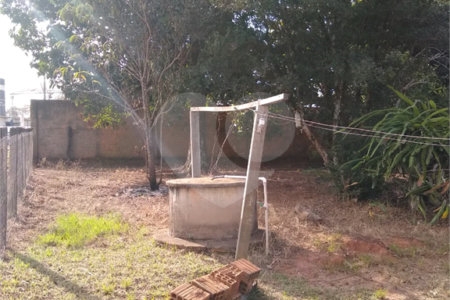 Chácara em água vermelha, localizada em ponto comercial.