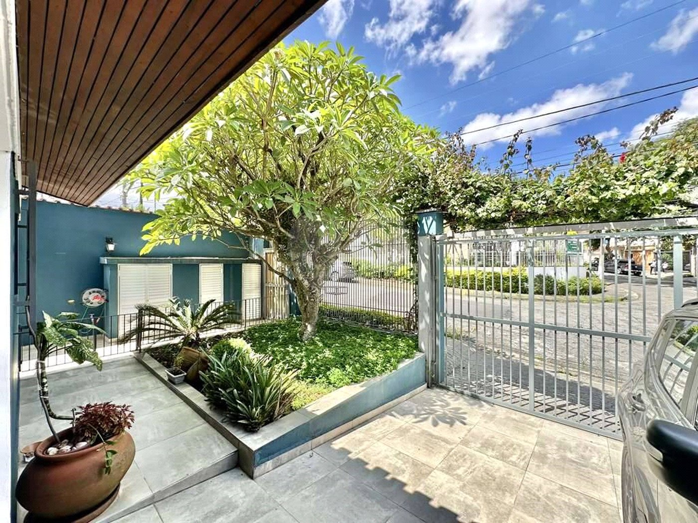 Sobrado à venda com 4 quartos, sendo 2 suítes, em Jardim Jussara, São Paulo, SP