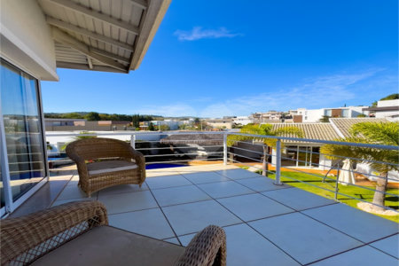 Casa à venda ou para alugar com 3 suítes no condomínio Figueira Garden, Atibaia - SP