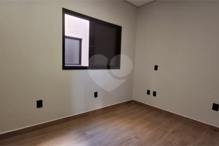 Casa à venda com 3 quartos, sendo 1 suíte, no condomínio Horto Florestal 1, Sorocaba - SP