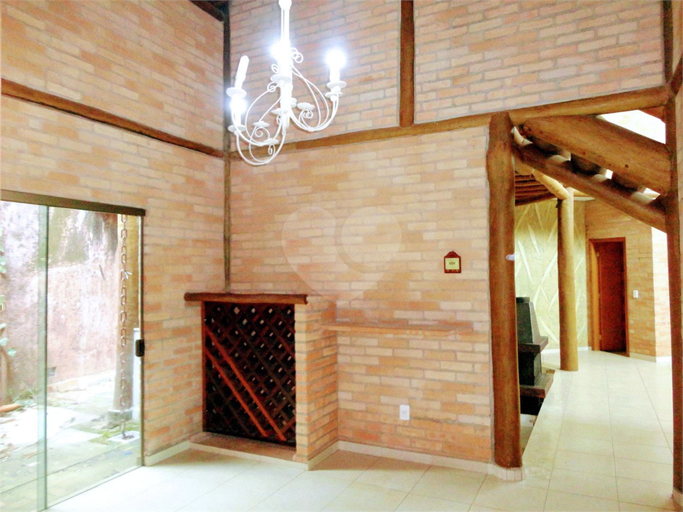 Casa à venda com 4 suítes no condomínio Estância Marambaia, Vinhedo - SP