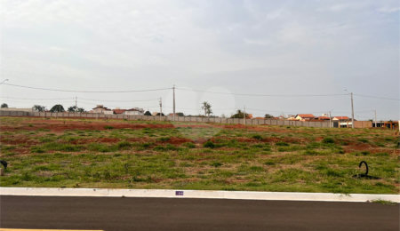 Terreno à venda no condomínio Monte das Araucárias, São Carlos - SP