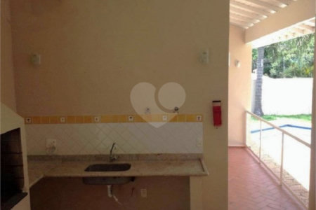 Casa à venda com 4 quartos, sendo 2 suítes, no condomínio Bosque de Grevilea, Vinhedo - SP