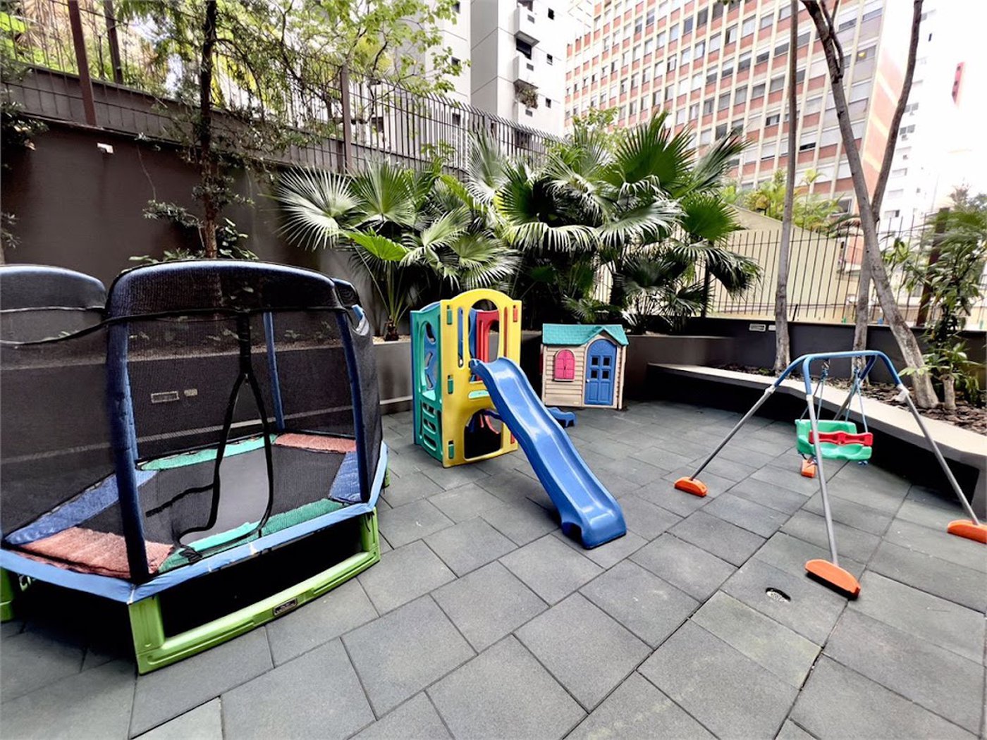 Apartamento com 3 dormitórios à venda, 160 m² por R$ 2.790.000,00 - Itaim Bibi - São Paulo/SP