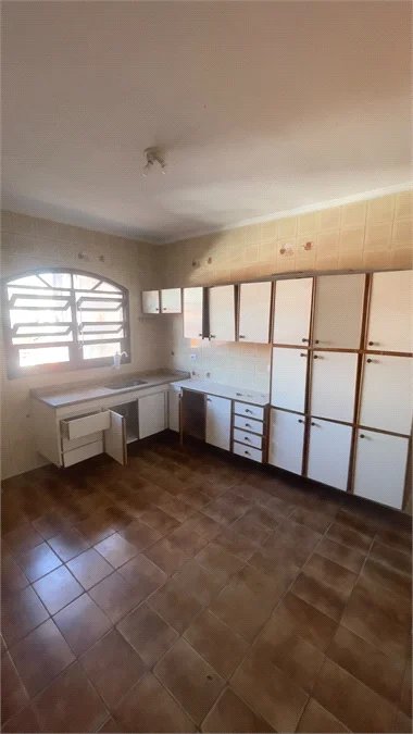 Sobrado à venda com 4 quartos, sendo 1 suíte, em Jardim Ester Yolanda, São Paulo, SP