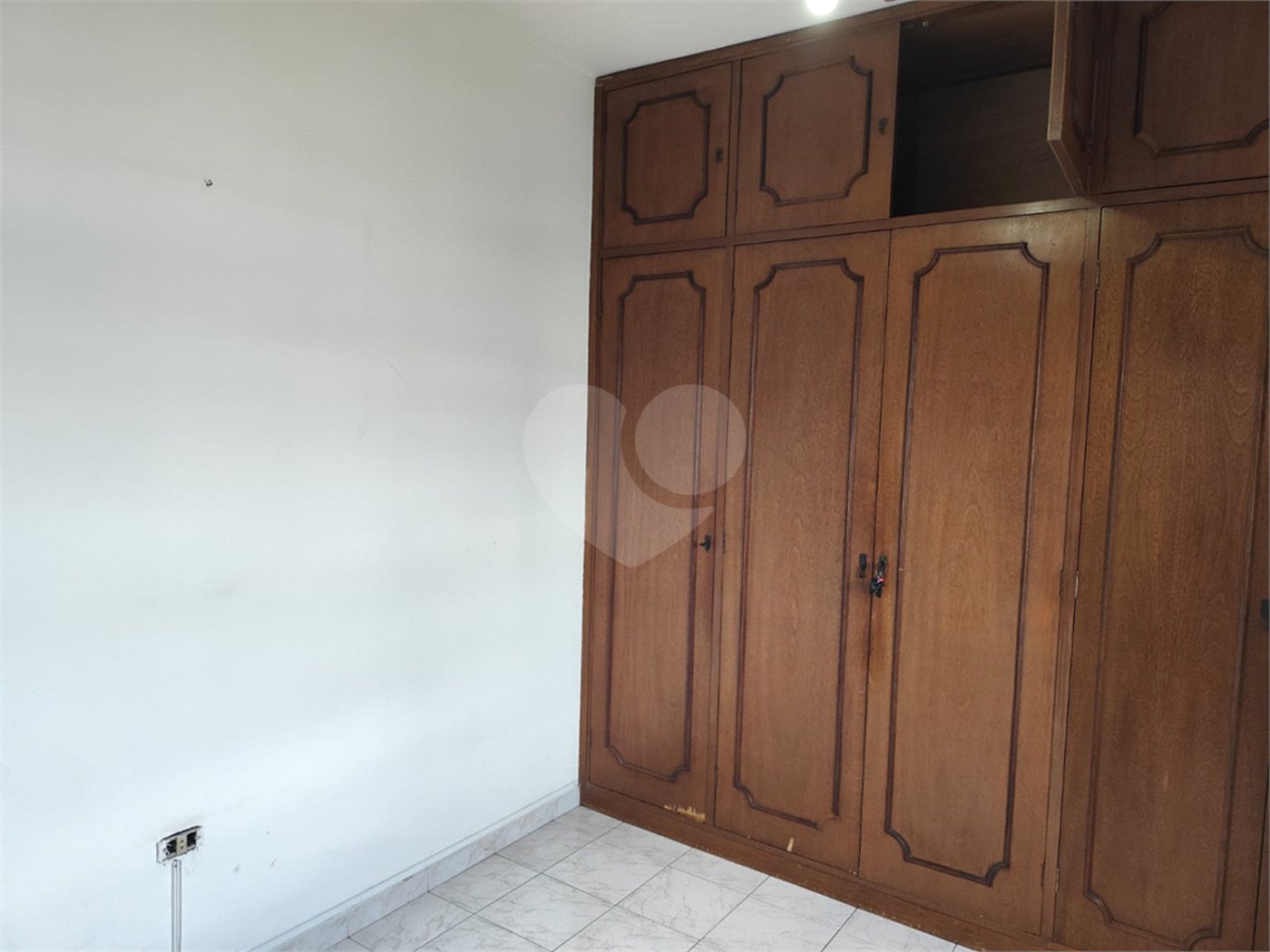 Sobrado à venda com 2 quartos em Vila Nivi, São Paulo, SP