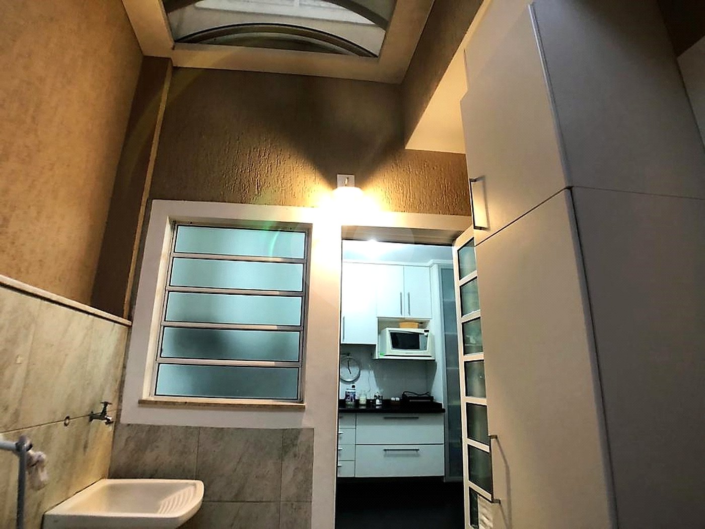 Casa à venda com 3 quartos, sendo 1 suíte, no condomínio Res Vista Verde, São Paulo - SP