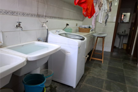 Sobrado à venda com 4 quartos, sendo 2 suítes,  em Jardim Leonor, São Paulo, SP