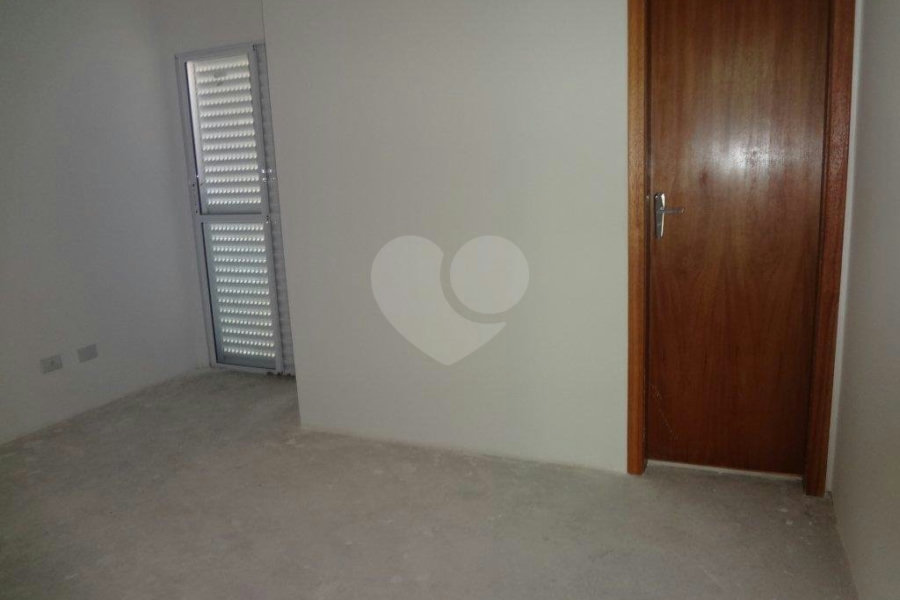 Sobrado à venda com 3 suítes em Vila Romero, São Paulo, SP