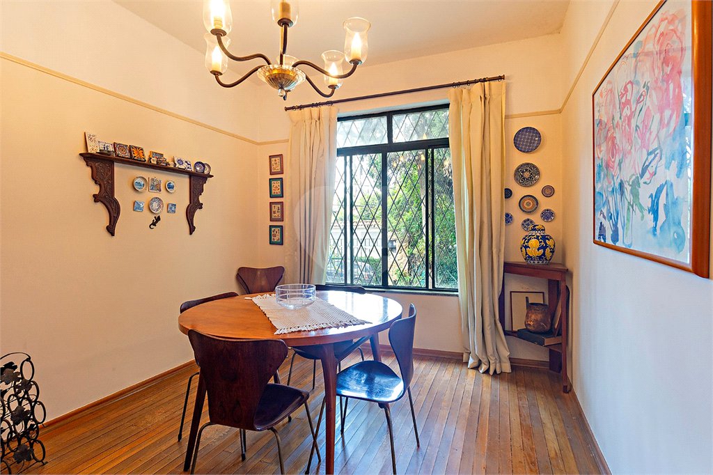 Sobrado à venda com 3 quartos em Jardim Petrópolis, São Paulo, SP