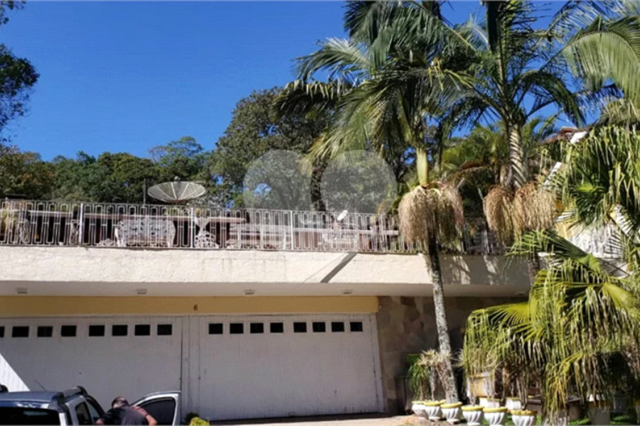 Casa à venda com 4 suítes no condomínio Alpes da Cantareira, Mairiporã - SP