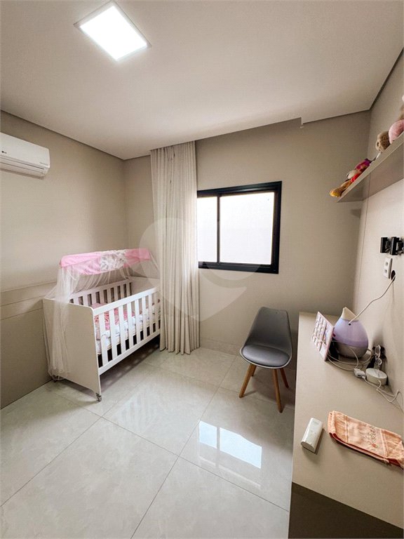 Casa à venda com 4 quartos, sendo 2 suítes, no condomínio Belvedere 2, Cuiabá - MT