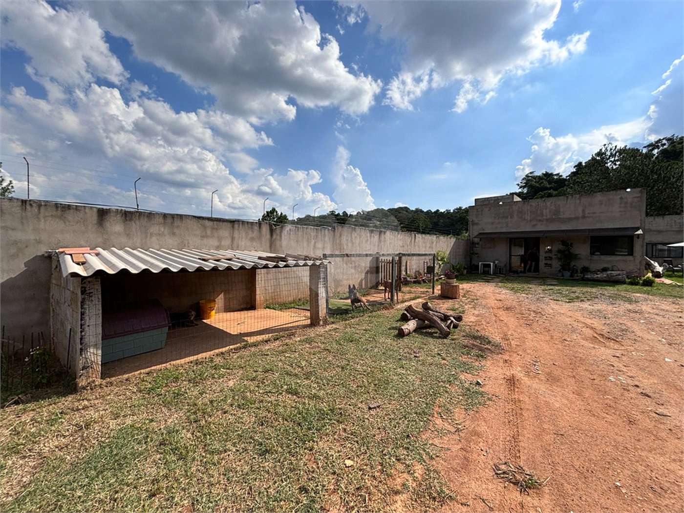 Casa à venda com 2 suítes em Jardim Estância Brasil, Atibaia, SP