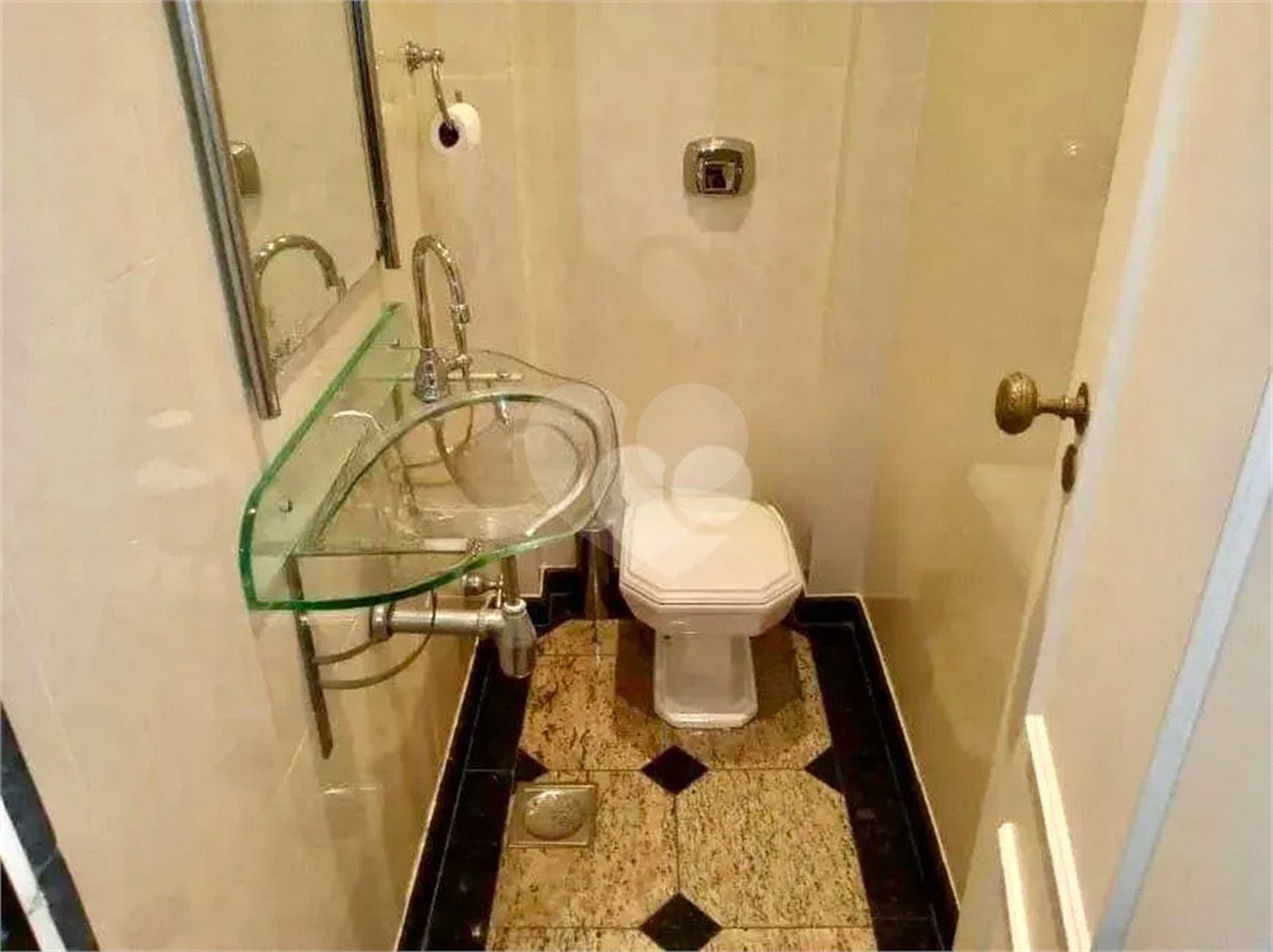 Apartamento à venda com 4 quartos, sendo 1 suíte,  em Copacabana, Rio de Janeiro, RJ