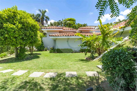 Casa à venda com 7 quartos, sendo 5 suítes,  em Morumbi, São Paulo, SP