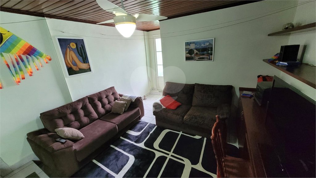 Casa à venda com 4 quartos, sendo 1 suíte, em Parque Maria Domitila, São Paulo, SP