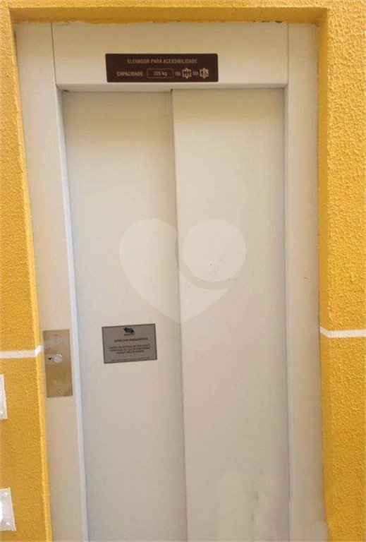 Casa à venda com 3 quartos, sendo 1 suíte, no condomínio Residencial Vegas, São Paulo - SP