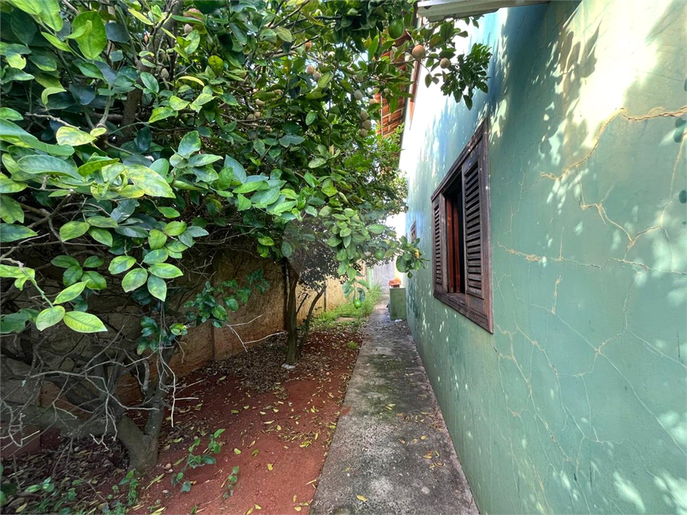 Sobrado à venda com 4 quartos, sendo 1 suíte, em Estância Conceição, Itapetininga, SP